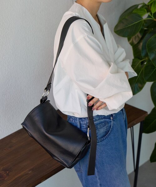 ビアズリー　Beardsley レザーボディバッグ　大人気　バッグ　牛革 本革》レザーボディバッグ（ショルダーバッグ）｜BEARDSLEY