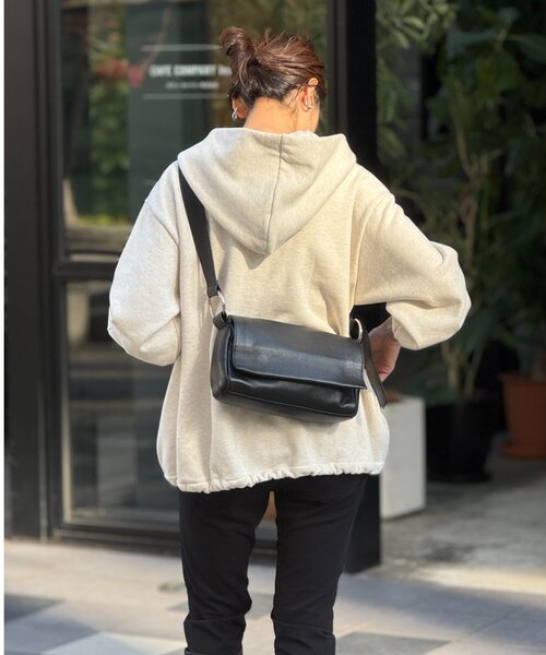 レザーボディバッグ（ショルダーバッグ）｜BEARDSLEY（ビアズリー）の