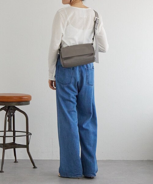 本革》レザーボディバッグ（ショルダーバッグ）｜BEARDSLEY