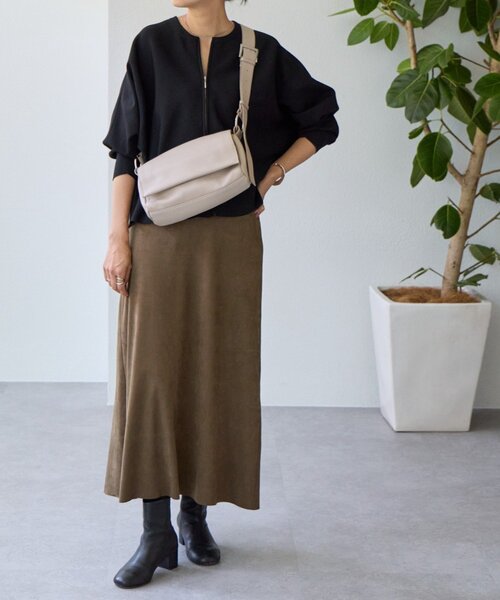 BEARDSLEY（ビアズリー）の「《本革》レザーボディバッグ（ショルダー