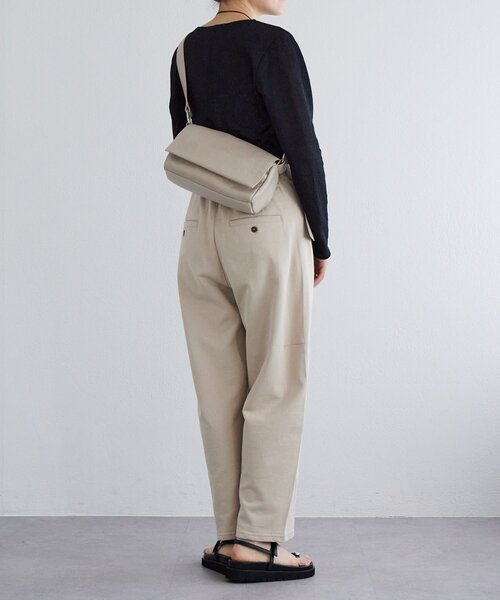 本革》レザーボディバッグ（ショルダーバッグ）｜BEARDSLEY