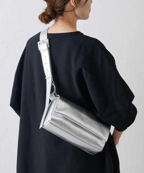 本革》レザーボディバッグ（ショルダーバッグ）｜BEARDSLEY