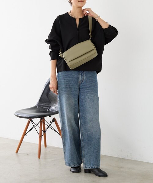 BEARDSLEY（ビアズリー）の「レザーボディバッグ《本革》（ショルダー