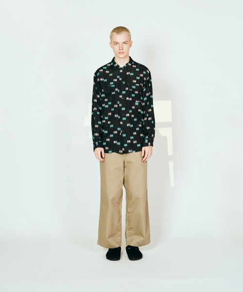 TOWNCRAFT(タウンクラフト)の「TOWN CRAFT タウンクラフト / PRINTED LOOP COLLAR SHIRT(シャツ/ブラウス・メンズ・ブラック/ホワイト・MEDIUM/LARGE)」の2枚目の写真