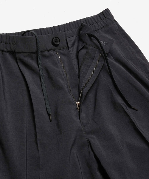 MR.OLIVE(ミスターオリーブ)の「QUICK-DRYING TAFFETA / 2TACK TAPERED EASY PANTS /M261108(スラックス・メンズ・ブラック/ブラウン・SMALL/MEDIUM/LARGE)」の10枚目の写真