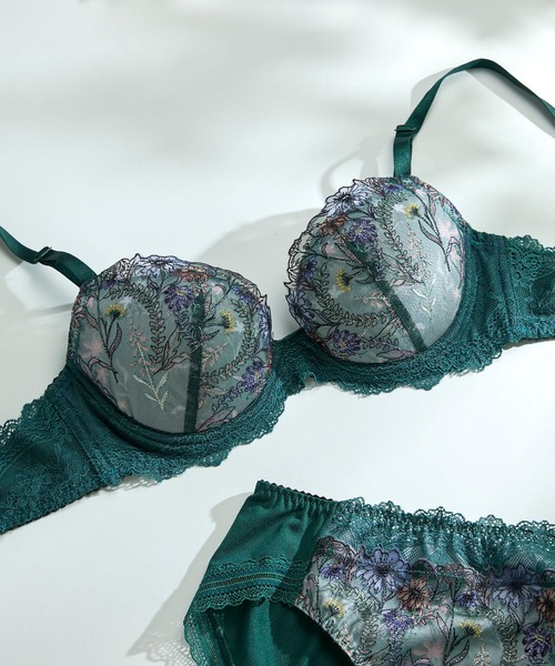 バックスタイルまでかわいい Steppe Flower ワイヤーブラ（ブラジャー