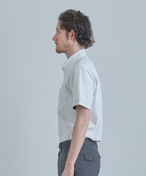 MEN'S BIGI（メンズビギ）の「【COLE HAAN/コール ハーン】別注 綿麻オックス半袖シャツ＜吸水速乾/UVカット/遮熱/透け防止＞（シャツ/ブラウス・メンズ・ネイビー/ホワイト・03/02/01/04）」の4枚目の写真