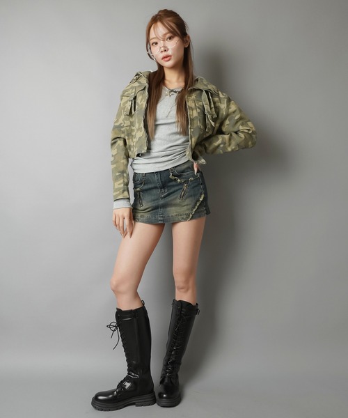 SPINNS(スピンズ)の「美シルエットで差がつく☆コンパクトデニムジャケット(その他アウター・レディース・カモフラージュ/ブラック・ONESIZE)」の8枚目の写真
