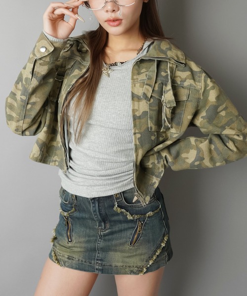 SPINNS(スピンズ)の「美シルエットで差がつく☆コンパクトデニムジャケット(その他アウター・レディース・カモフラージュ/ブラック・ONESIZE)」の17枚目の写真