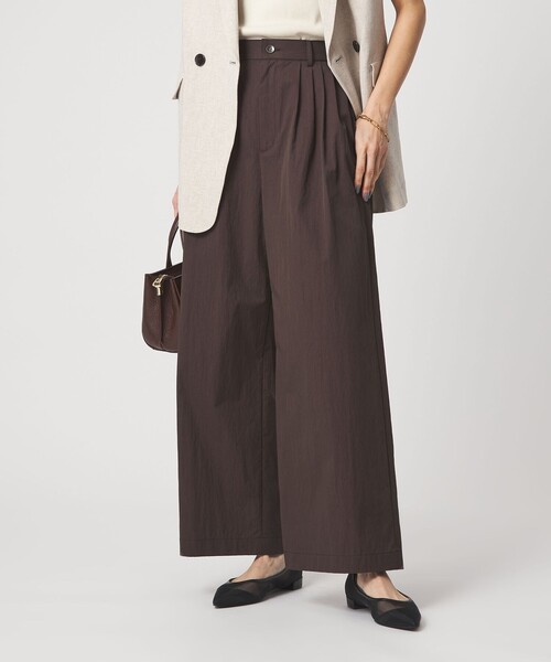 green label relaxing（グリーンレーベルリラクシング）の「［size SHORTあり］グロッシー ワイド パンツ（その他パンツ・レディース・オリーブ/ダークブラウン/ダークグレー/ベージュ・SHORT/36/38）」の3枚目の写真