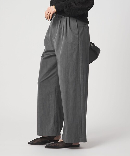 green label relaxing（グリーンレーベルリラクシング）の「［size SHORTあり］グロッシー ワイド パンツ（その他パンツ・レディース・オリーブ/ダークブラウン/ダークグレー/ベージュ・SHORT/36/38）」の10枚目の写真