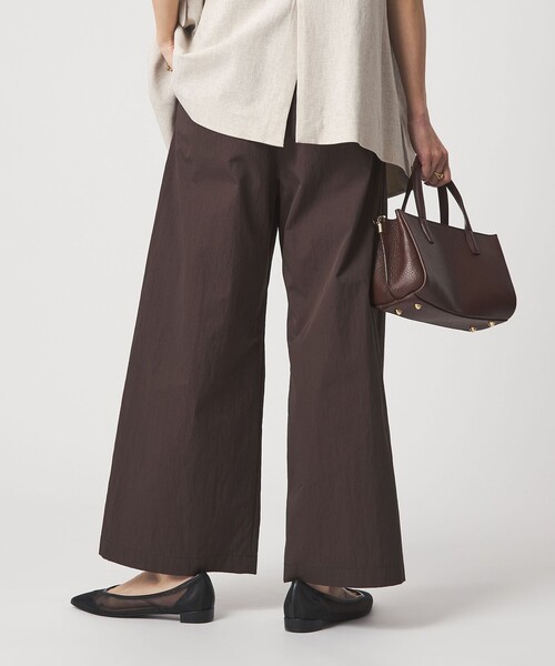 green label relaxing（グリーンレーベルリラクシング）の「［size SHORTあり］グロッシー ワイド パンツ（その他パンツ・レディース・オリーブ/ダークブラウン/ダークグレー/ベージュ・SHORT/36/38）」の14枚目の写真