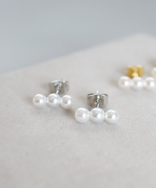 CERCA(チェルカ)の「KAM.accessory/3粒パール/スタッドピアス/パールピアス/サージカルステンレス317L/金属アレルギー対応(ピアス(両耳用)・レディース・シルバー系1/ゴールド系2/シルバー系2/ゴールド系1・FREE)」の9枚目の写真