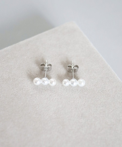 CERCA(チェルカ)の「KAM.accessory/3粒パール/スタッドピアス/パールピアス/サージカルステンレス317L/金属アレルギー対応(ピアス(両耳用)・レディース・シルバー系1/ゴールド系2/シルバー系2/ゴールド系1・FREE)」の11枚目の写真