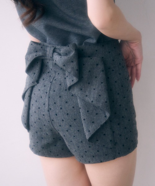 TITTY&CO.(ティティーアンドコー)の「バックリボンラメショートパンツ(その他パンツ・レディース・ブラック/オフホワイト/アイボリー/グレー/チャコールグレー・MEDIUM/SMALL)」の5枚目の写真