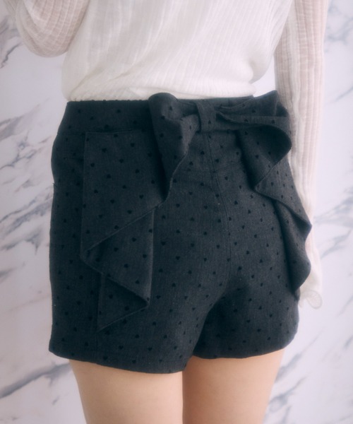 TITTY&CO.(ティティーアンドコー)の「バックリボンラメショートパンツ(その他パンツ・レディース・ブラック/オフホワイト/アイボリー/グレー/チャコールグレー・MEDIUM/SMALL)」の4枚目の写真