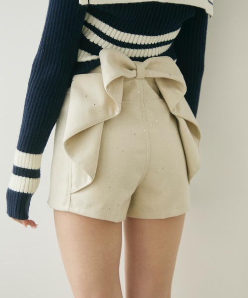TITTY&CO.（ティティーアンドコー）の「バックリボンラメショートパンツ（その他パンツ・レディース・ブラック/オフホワイト・MEDIUM/SMALL）」の6枚目の写真