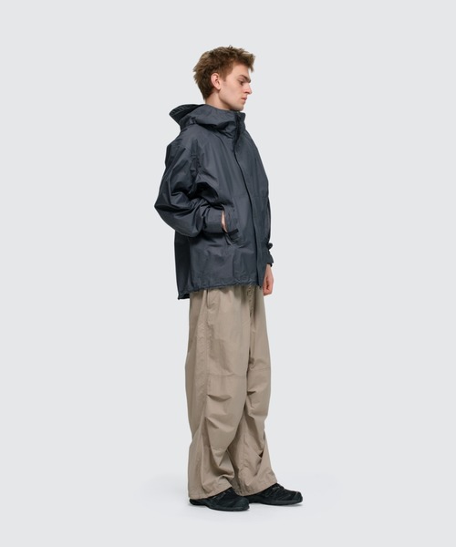 WILD THINGS(ワイルドシングス)の「アルピニストハードシェルジャケット│ALPINIST HARD SHELL JACKET(ナイロンジャケット・メンズ・ブルー系その他2/ブラック/グレー系その他2・XL/L/M/S)」の5枚目の写真
