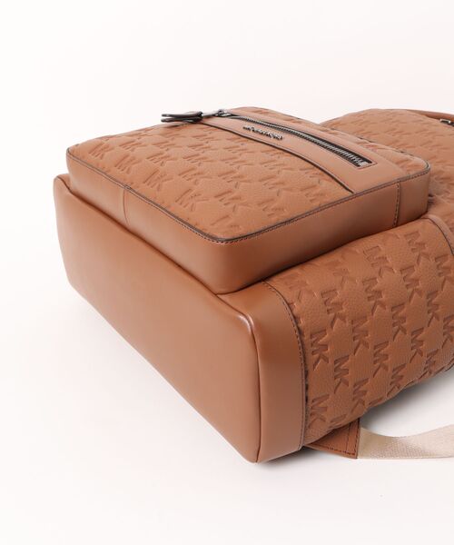MICHAEL KORS(マイケルコース)の「JET SET ロゴエンボス ペブルレザー バックパック ミディアム(バックパック/リュック・メンズ・ブラウン系・FREE)」の6枚目の写真