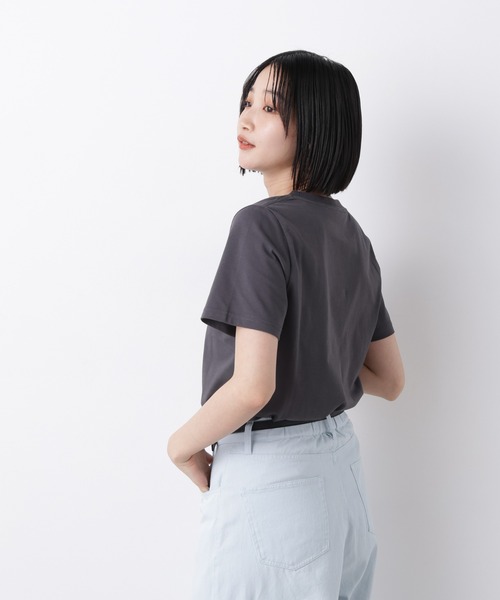 NANO universe（ナノユニバース）の「接触冷感&紫外線防止機能 ロゴプリントTシャツ（Tシャツ/カットソー・レディース・ホワイト/グレー系その他4/ベージュ/チャコール/ブラウン・FREE）」の9枚目の写真