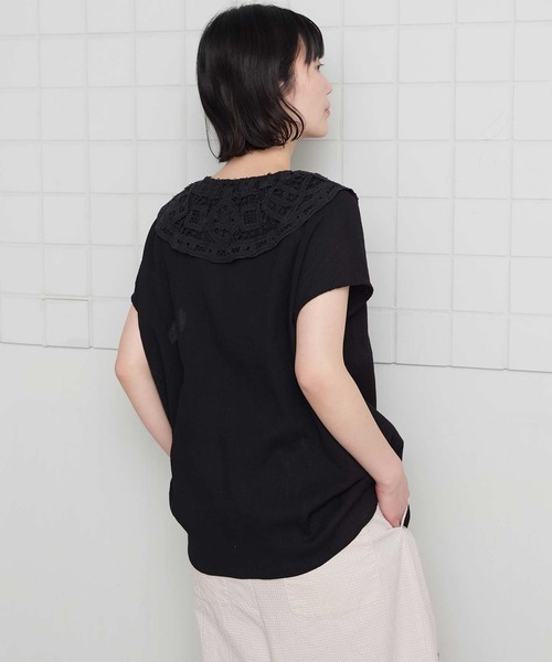 l'atelier du savon（アトリエドサボン）の「花とリボンのバテンレース　フレンチブラウス（シャツ/ブラウス・レディース・ブラック/ホワイト・FREE）」の7枚目の写真