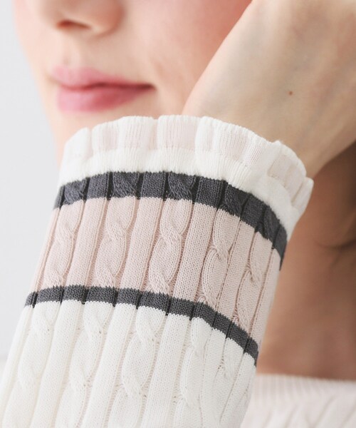 index（インデックス）の「ランダムボーダーケーブルニット【洗濯機OK/坑ピル】（ニット/セーター・レディース・ホワイト系5/ライトイエロー系3/ネイビー系2・38/40/36/42）」の6枚目の写真