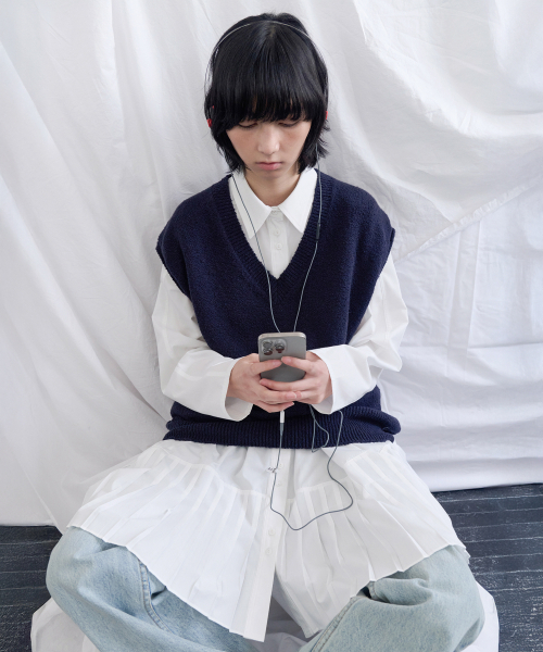 LEVAR(レバー)の「Boucle Knit Vest - Classic Navy(ニット/セーター・レディース・その他・FREE)」の1枚目の写真