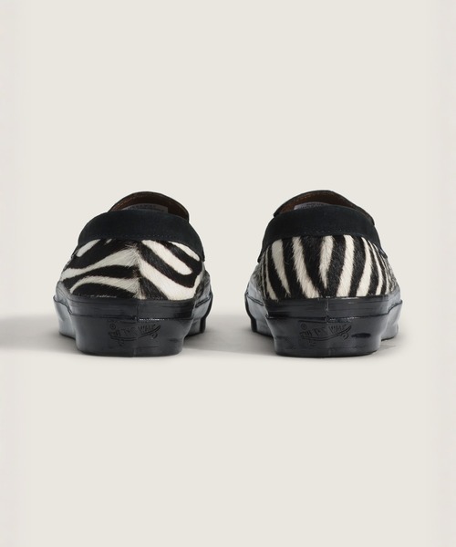 VANS（バンズ）の「VANS PREMIUM ローファー 53 ポニーヘアー / LX Loafer 53 PONY HAIR ZEBRA VN000VASZBR1（ローファー・メンズ・ゼブラ・12/11/10.5/10/9.5/9/8.5/8/7.5/7/6.5/6/5.5）」の4枚目の写真