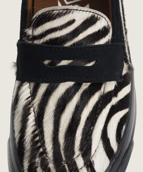 VANS（バンズ）の「VANS PREMIUM ローファー 53 ポニーヘアー / LX Loafer 53 PONY HAIR ZEBRA VN000VASZBR1（ローファー・メンズ・ゼブラ・12/11/10.5/10/9.5/9/8.5/8/7.5/7/6.5/6/5.5）」の5枚目の写真