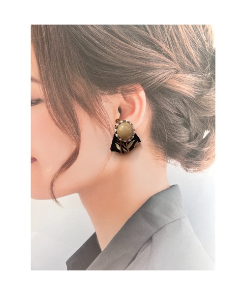 tone（トーン）の「【Lily accessory】インド刺繡イヤリング(MA)（イヤリング・レディース・ブラック・FREE）」の2枚目の写真