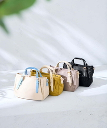 a.v.v（アーヴェヴェ）の「ベルトハンドショルダーバッグ（その他小物）」