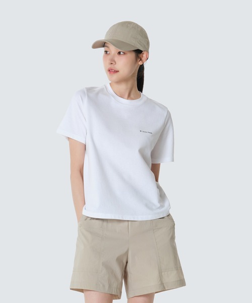 Snow Peak（スノーピーク）の「Snow Peak / Sorona Women's Semi Crop S/S T-Shirt ソロナ レディース セミクロップ S/S T シャツ 海外限定（Tシャツ/カットソー・レディース・ブラック/ホワイト/サンドベージュ・S/M）」の2枚目の写真