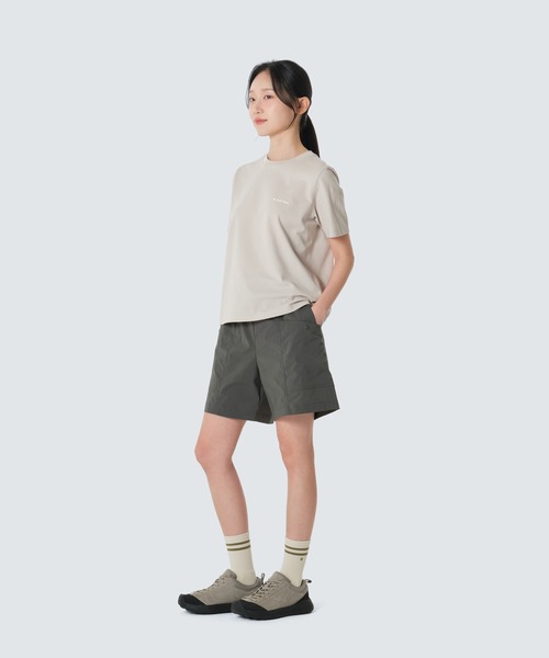 Snow Peak（スノーピーク）の「Snow Peak / Sorona Women's Semi Crop S/S T-Shirt ソロナ レディース セミクロップ S/S T シャツ 海外限定（Tシャツ/カットソー・レディース・ブラック/ホワイト/サンドベージュ・S/M）」の19枚目の写真