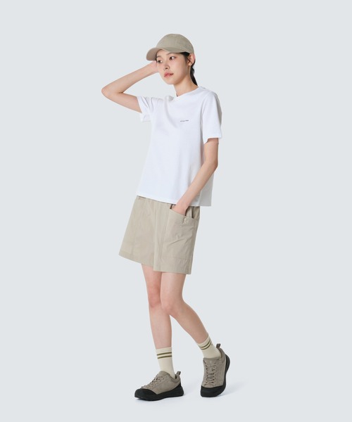 Snow Peak（スノーピーク）の「Snow Peak / Sorona Women's Semi Crop S/S T-Shirt ソロナ レディース セミクロップ S/S T シャツ 海外限定（Tシャツ/カットソー・レディース・ブラック/ホワイト/サンドベージュ・S/M）」の17枚目の写真