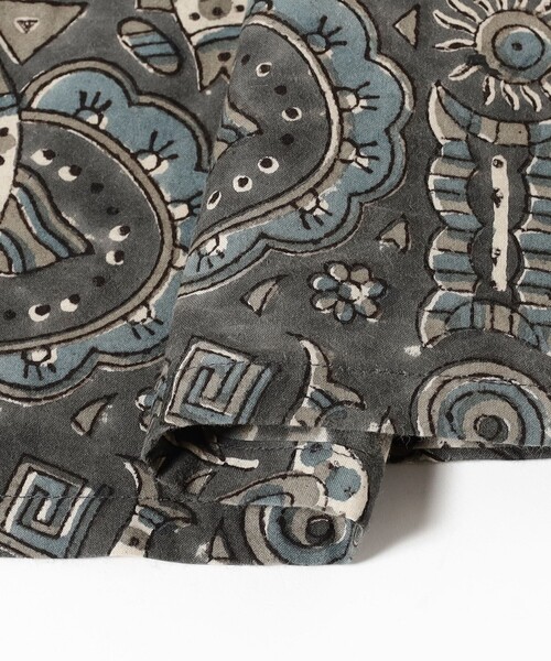 BEAMS PLUS(ビームスプラス)の「Open Collar Block Print(シャツ/ブラウス・メンズ・ネイビー・LARGE/MEDIUM/SMALL/X-LARGE)」の12枚目の写真