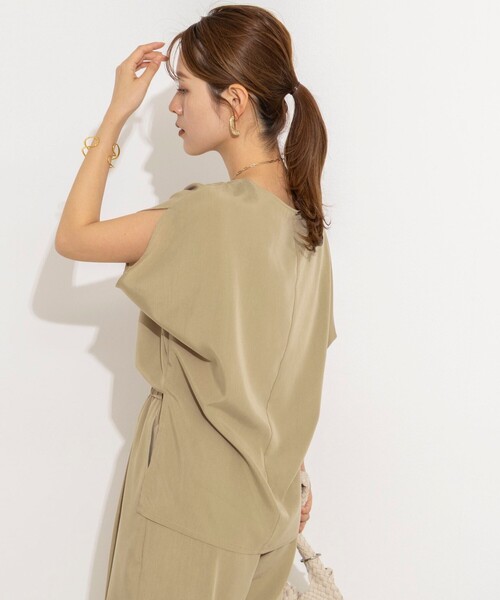 NOLLEY’S(ノーリーズ)の「《セットアップ対応》ウォッシャブルサンドウォッシュアシメブラウス(シャツ/ブラウス・レディース・チャコールグレー/ベージュ・38)」の10枚目の写真