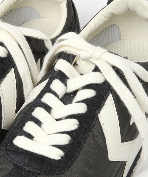 GLOBAL WORK(グローバルワーク)の「CONVERSE/STAR FIRE AG/678638(スニーカー・レディース・レッド/ブラック/オフホワイト・MEDIUM/LARGE)」の10枚目の写真