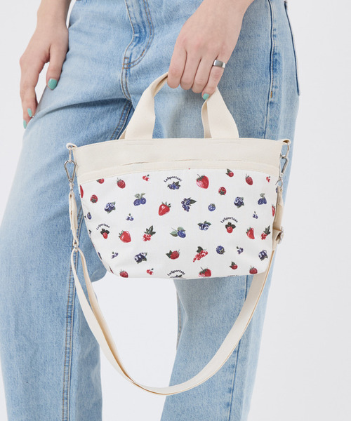 LeSportsac(レスポートサック)の「SMALL BUCKET TOTE ベリーメロウ(トートバッグ・レディース・ホワイト・FREE)」の2枚目の写真