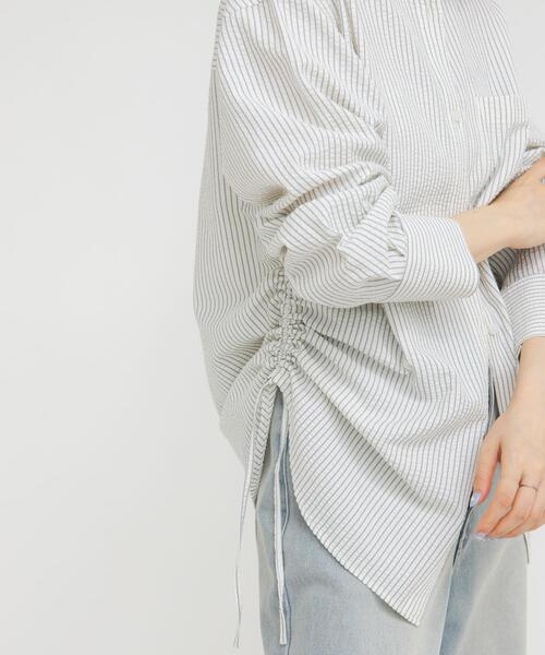 KBF(ケイビーエフ)の「サイドドロストサッカーシャツ(シャツ/ブラウス・レディース・ブルー系その他/ベージュ系その他/ホワイト系その他・ONE)」の2枚目の写真