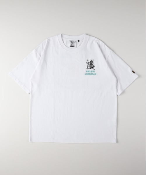 Right-on(ライトオン)の「Other(ソノタ)グラフィックプリントTシャツ(Tシャツ/カットソー・メンズ・レッド/ホワイト/ダークグレー・M/XL/L/S)」の6枚目の写真