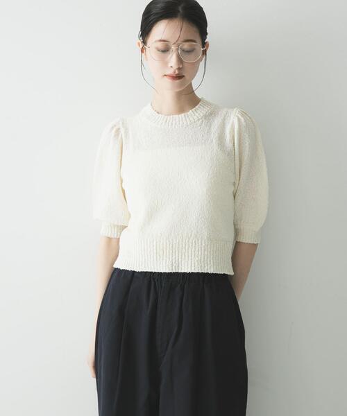 URBAN RESEARCH(アーバンリサーチ)の「ボリューム袖ショート丈ニット(ニット/セーター・レディース・ブラウン/オフホワイト/チャコールグレー・FREE)」の4枚目の写真