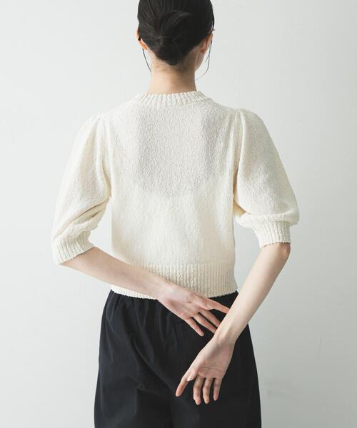 URBAN RESEARCH(アーバンリサーチ)の「ボリューム袖ショート丈ニット(ニット/セーター・レディース・ブラウン/オフホワイト/チャコールグレー・FREE)」の7枚目の写真