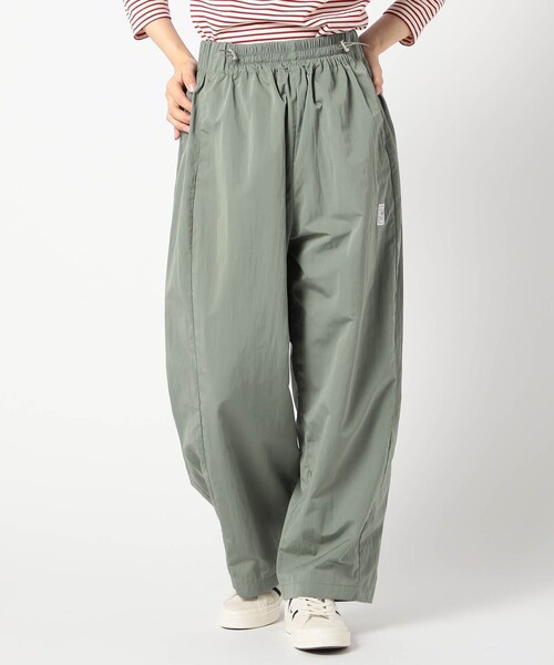 BROOKLYN OVERALL(ブルックリンオーバーオール)の「【BROOKLYN OVERALL】ウエストドローコードコクーンパンツ(その他パンツ・レディース・チャコールグレー/グリーン・FREE)」の1枚目の写真