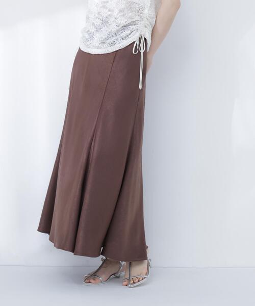 NATURAL BEAUTY BASIC(ナチュラルビューティーベーシック)の「バイアスサテンナロースカート(スカート・レディース・オフホワイト/ブラック/ブラック系その他2/ダークブラウン・SMALL/MEDIUM/P/S)」の4枚目の写真