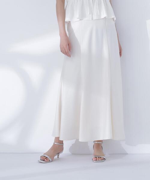 NATURAL BEAUTY BASIC(ナチュラルビューティーベーシック)の「バイアスサテンナロースカート(スカート・レディース・オフホワイト/ブラック/ブラック系その他2/ダークブラウン・SMALL/MEDIUM/P/S)」の2枚目の写真
