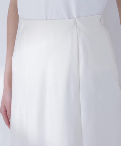 NATURAL BEAUTY BASIC(ナチュラルビューティーベーシック)の「バイアスサテンナロースカート(スカート・レディース・オフホワイト/ブラック/ブラック系その他2/ダークブラウン・SMALL/MEDIUM/P/S)」の15枚目の写真