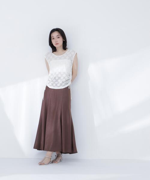NATURAL BEAUTY BASIC(ナチュラルビューティーベーシック)の「バイアスサテンナロースカート(スカート・レディース・オフホワイト/ブラック/ブラック系その他2/ダークブラウン・SMALL/MEDIUM/P/S)」の19枚目の写真