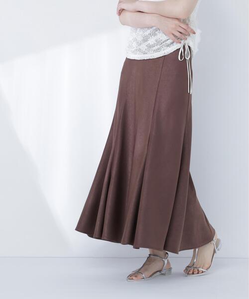 NATURAL BEAUTY BASIC(ナチュラルビューティーベーシック)の「バイアスサテンナロースカート(スカート・レディース・オフホワイト/ブラック/ブラック系その他2/ダークブラウン・SMALL/MEDIUM/P/S)」の21枚目の写真