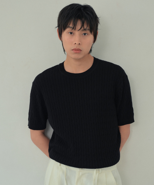 WEDNESDAY OASIS（ウェンズデーオアシス）の「ウォッシャブルケーブルクロップハーフニット_BLACK(WC26KN84)（ニット/セーター・メンズ・ブラック・MEDIUM/LARGE）」の2枚目の写真