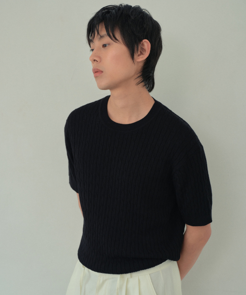WEDNESDAY OASIS（ウェンズデーオアシス）の「ウォッシャブルケーブルクロップハーフニット_BLACK(WC26KN84)（ニット/セーター・メンズ・ブラック・MEDIUM/LARGE）」の3枚目の写真